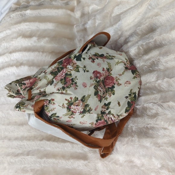 Floral Canvas Backpack - Picture 4 of 4